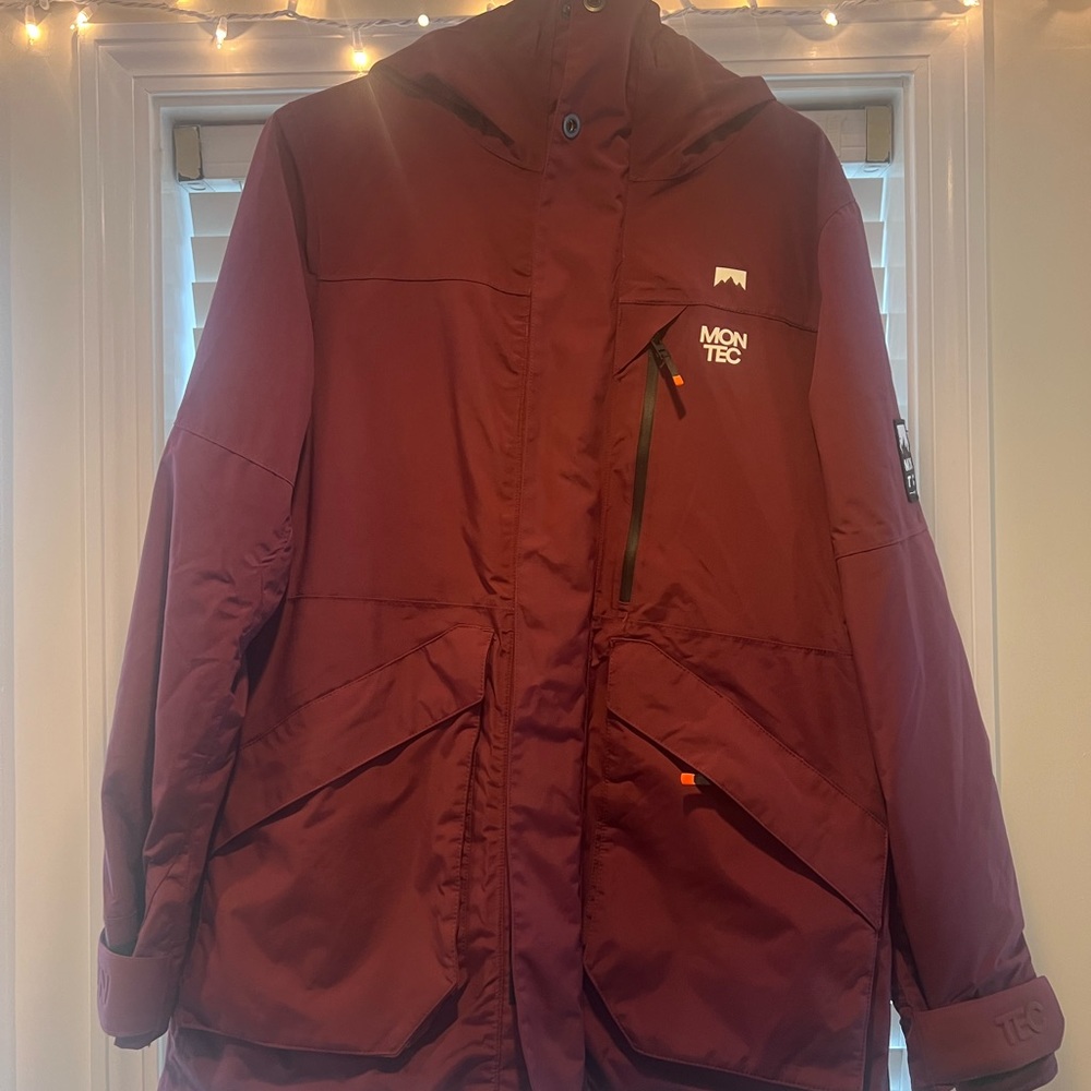 lightly used womens size M ski/snowboarding jacket